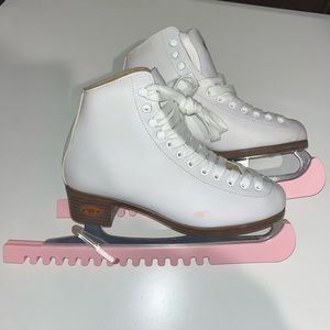 Riedell Women’s Ice Skates and Blade Guards